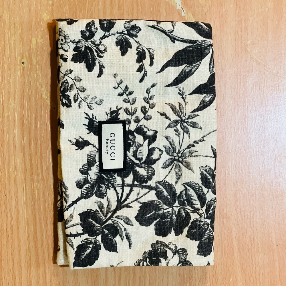Authentic Gucci Beauty Pouch New